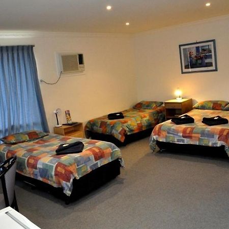 West City Motel Ardeer Экстерьер фото