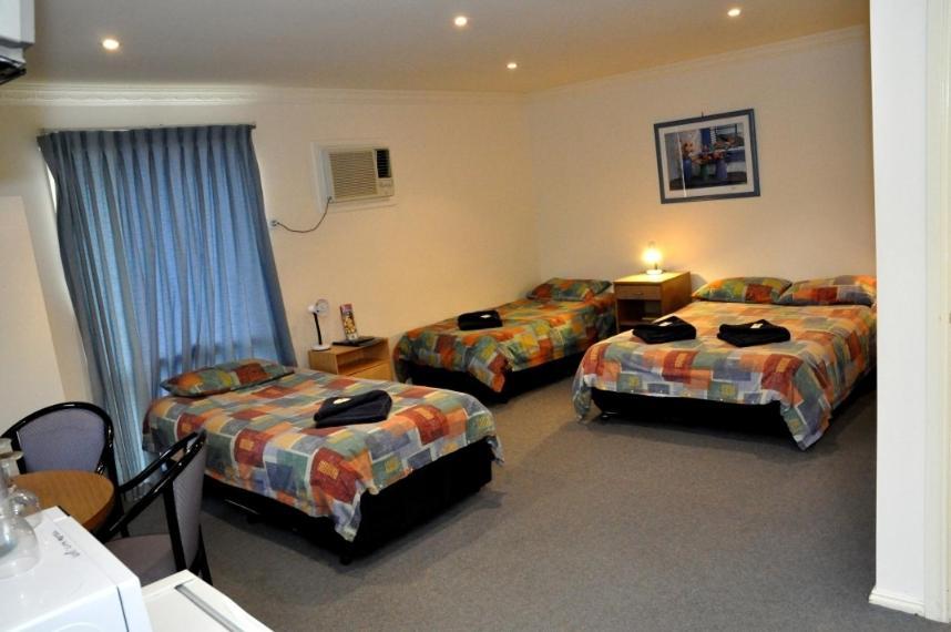 West City Motel Ardeer Экстерьер фото